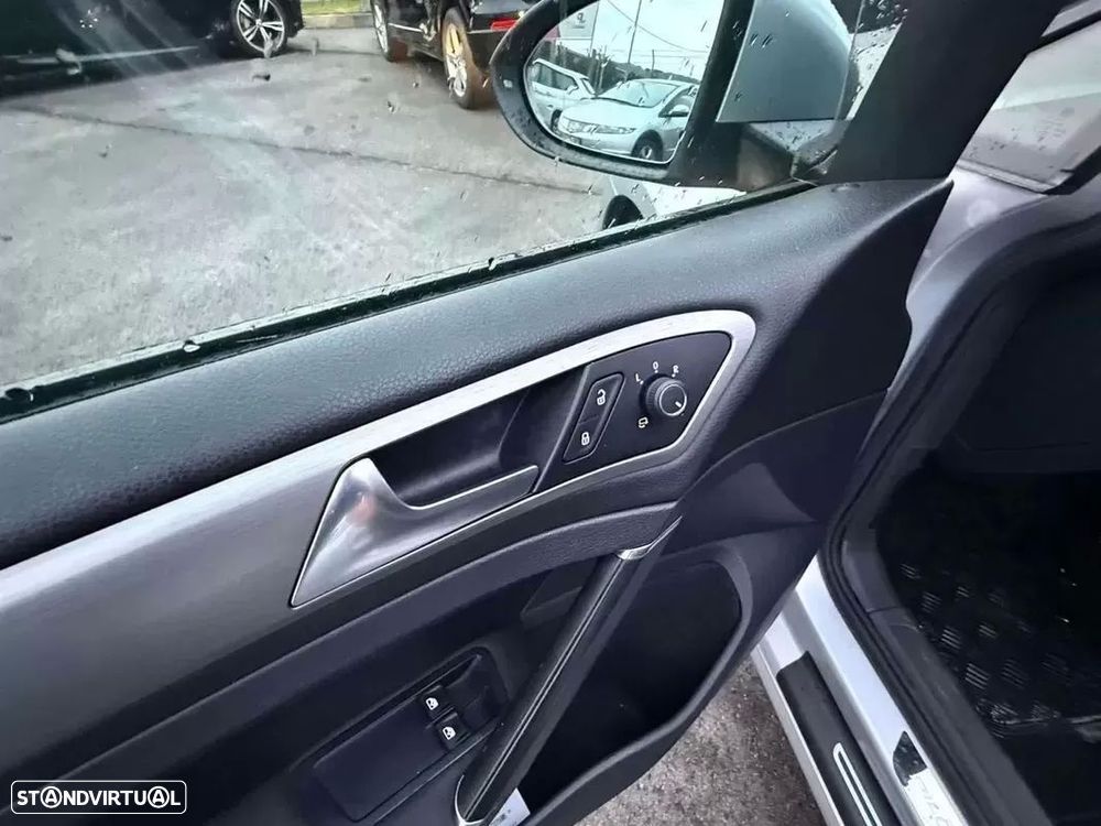 VW Golf 1.6 TDI BlueMotion DSG Cup - 14