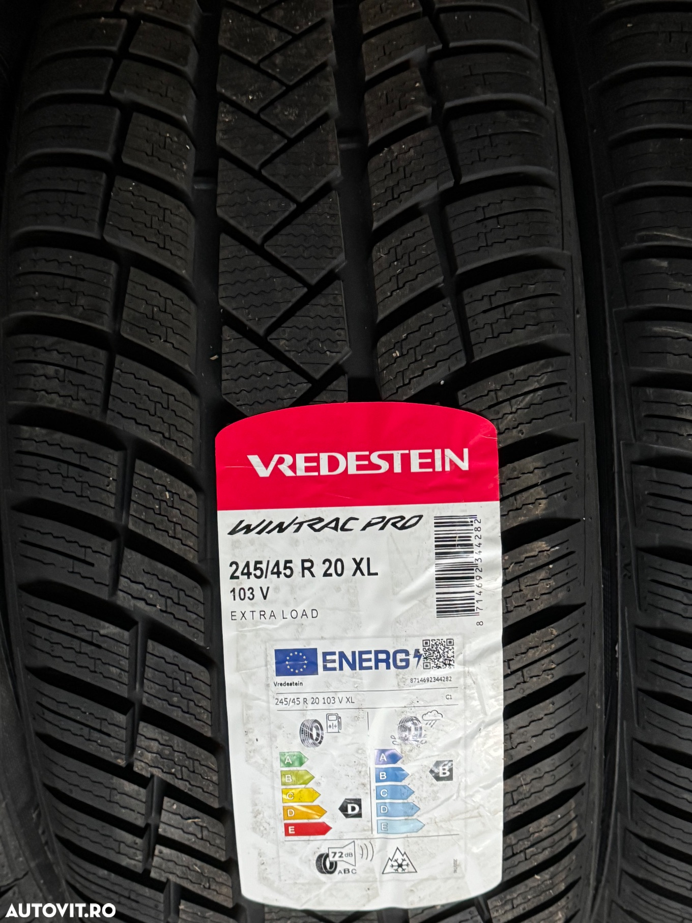 Vând set anvelope 245/45/20-275/40/20 vredestein de iarnă noi - 2