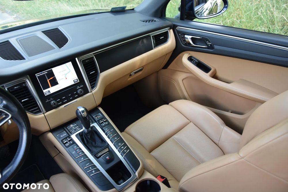 Porsche Macan Standard - 10