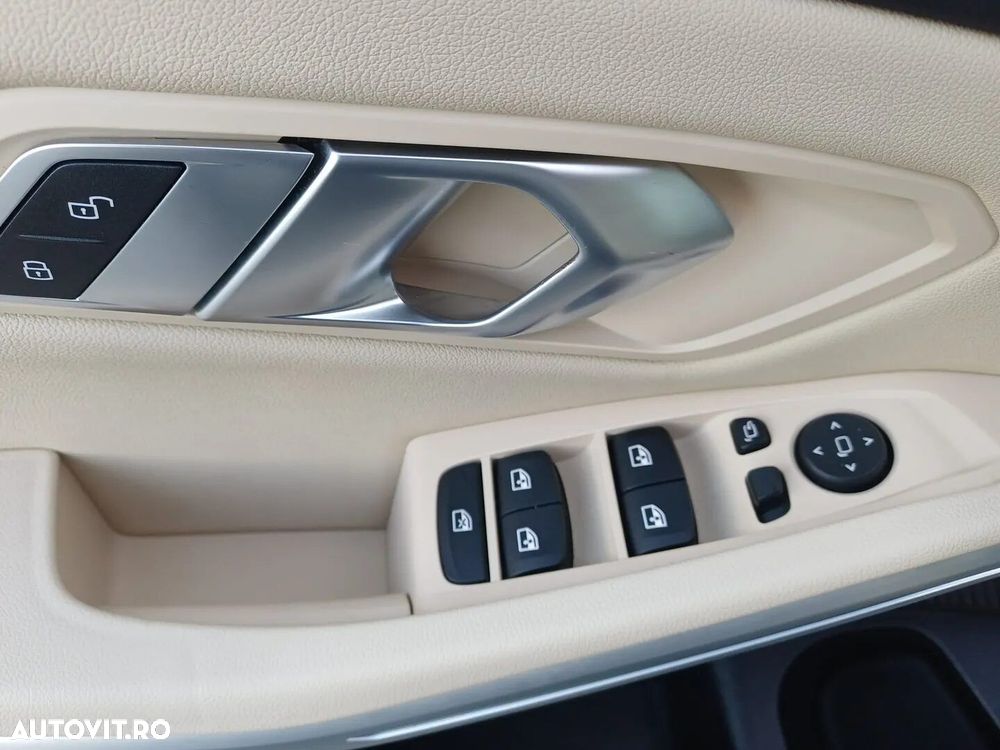 BMW Seria 3 320d xDrive AT Sport Line - 13