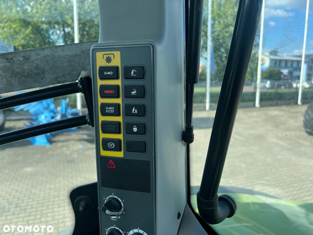 Claas AXION 810 - 11