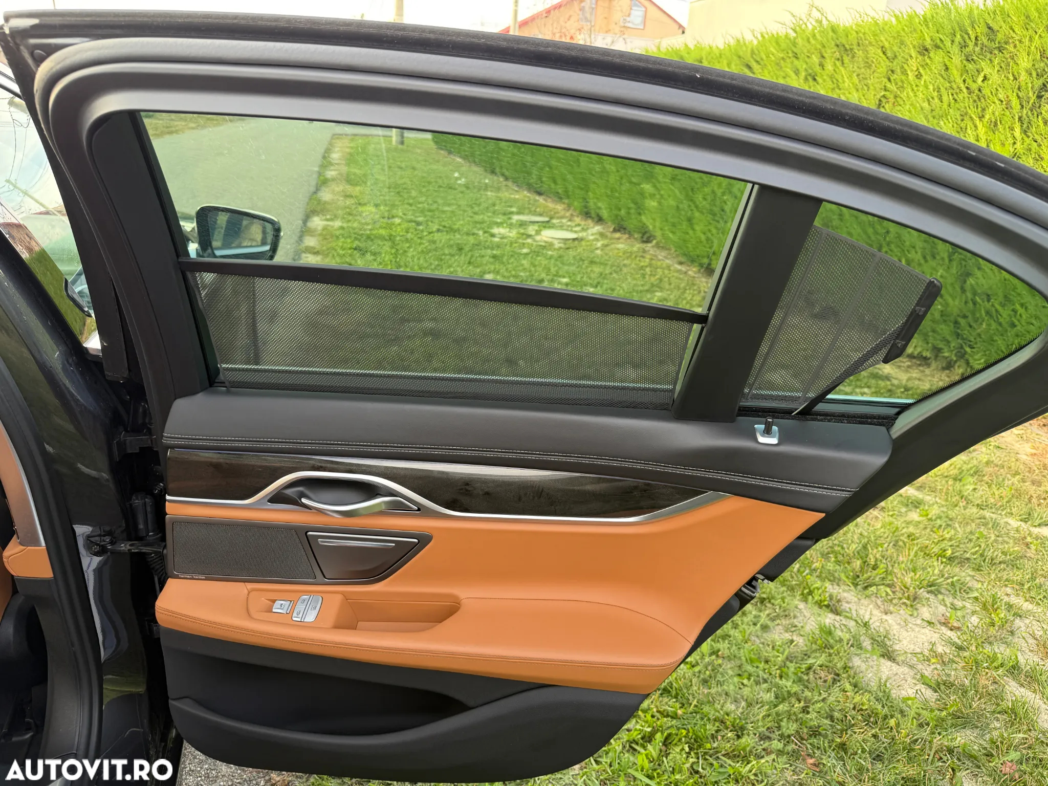 BMW Seria 7 740e iPerformance - 7