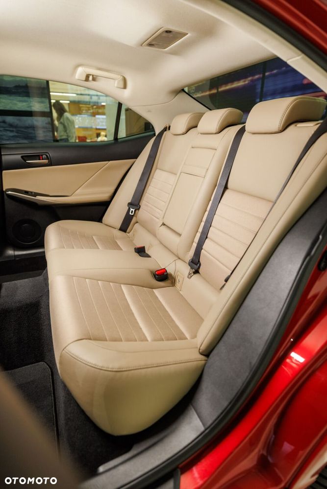 Lexus IS 200t Elegance - 21