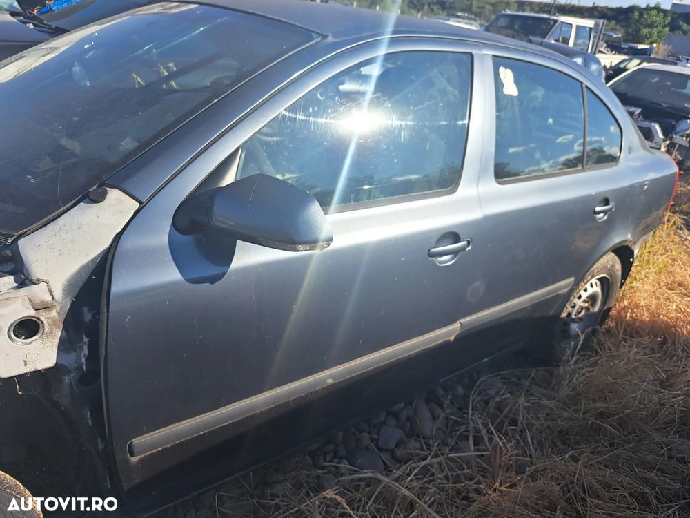 Capota portbagaj Usa stanga dreapta fata spate Oglinda stanga dreapta exterioara Originale Skoda Ocatavia 2 2005-2013 gri - 2