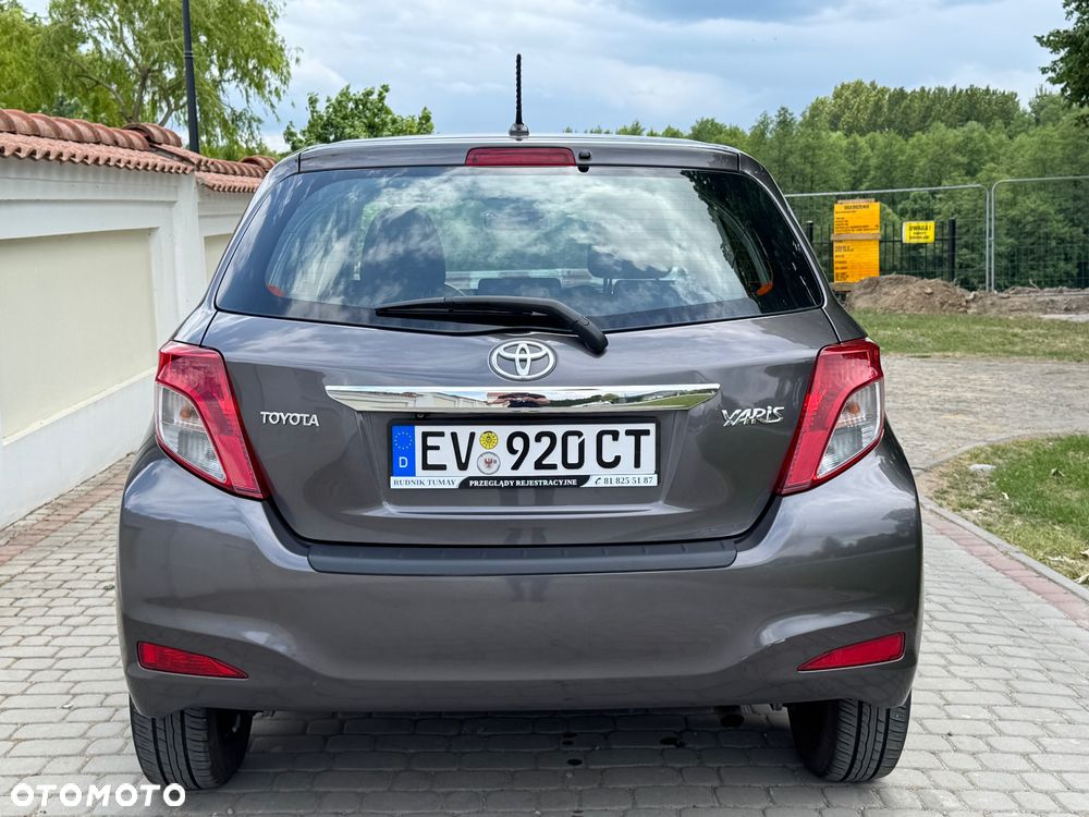 Toyota Yaris - 12