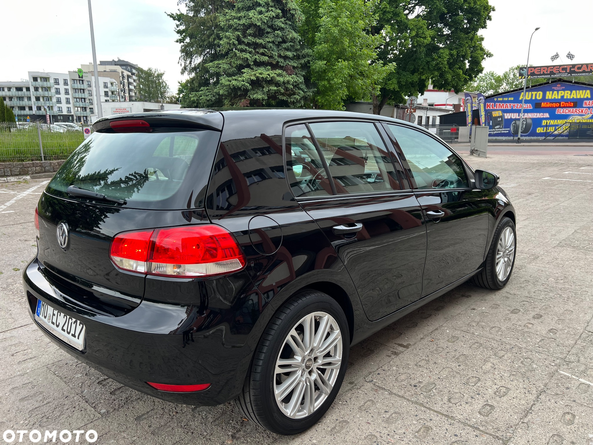 Volkswagen Golf 1.6 Comfortline - 12