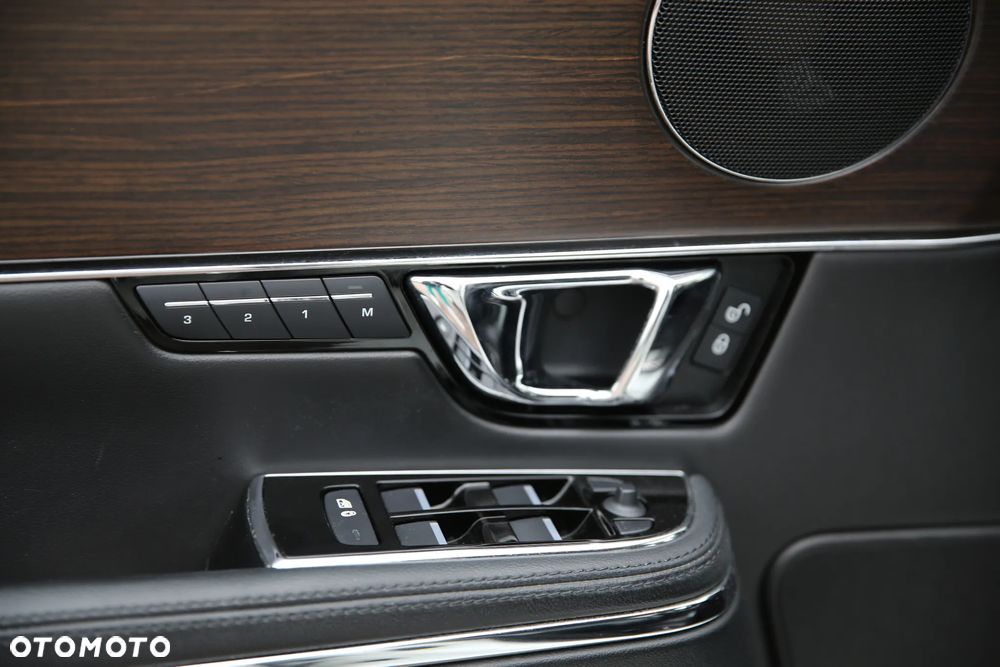 Jaguar XJ 3.0 D V6 Premium Luxury - 21
