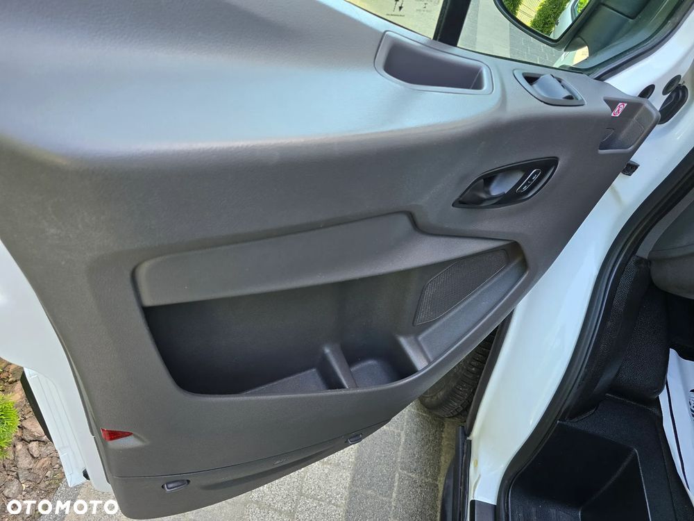Ford TRANSIT EcoBlue Hybrid - 14