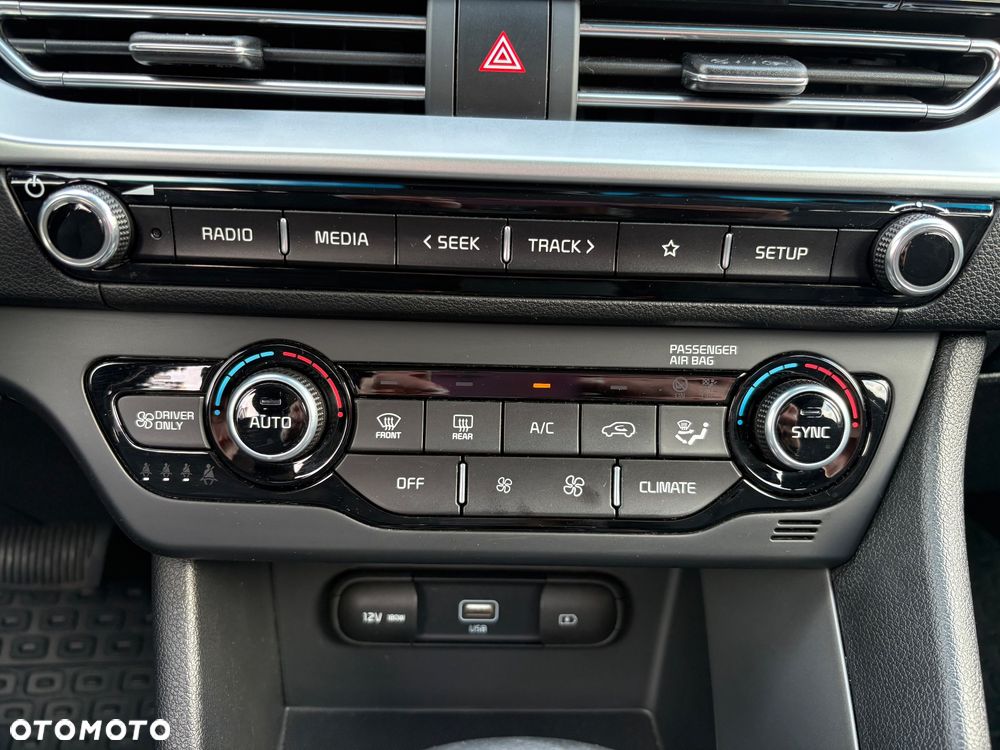 Kia Niro 1.6 GDI Hybrid M - 17