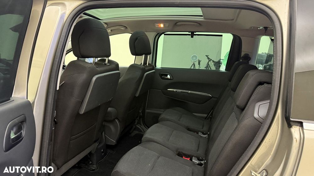 Peugeot 5008 - 9