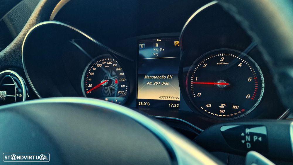 Mercedes-Benz GLC 250 d 4Matic 9G-TRONIC AMG Line - 17