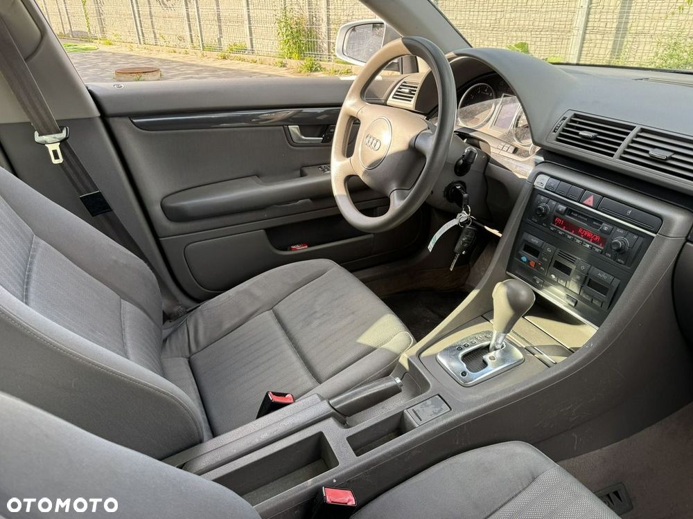 Audi A4 Limousine - 6