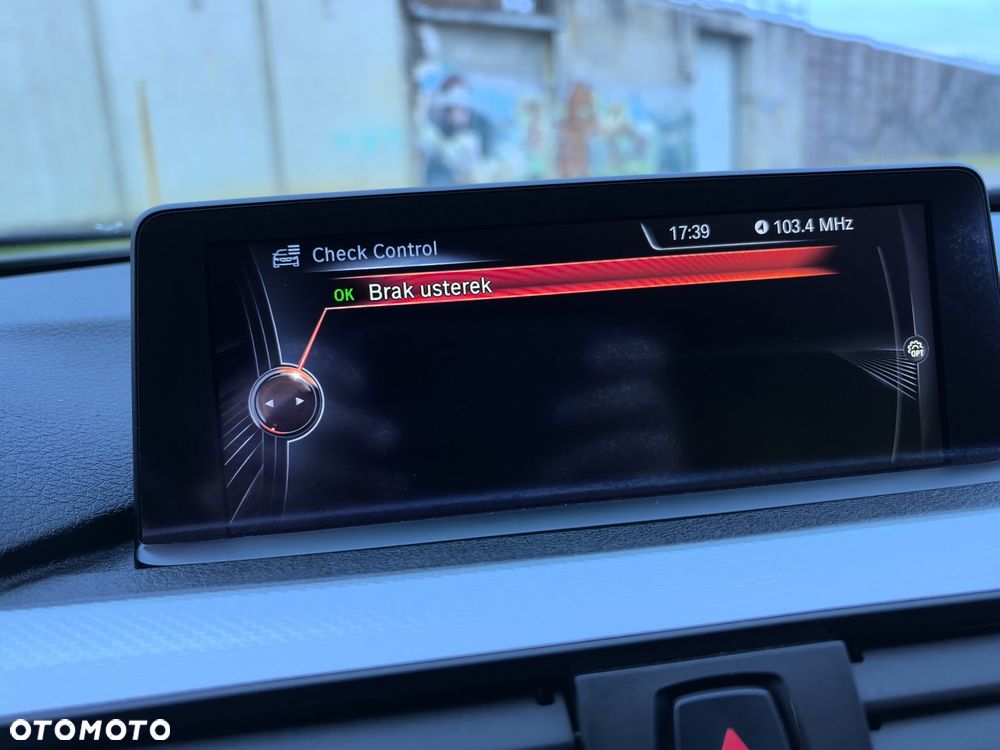 BMW Seria 3 320d xDrive Sport-Aut Sport Line - 29