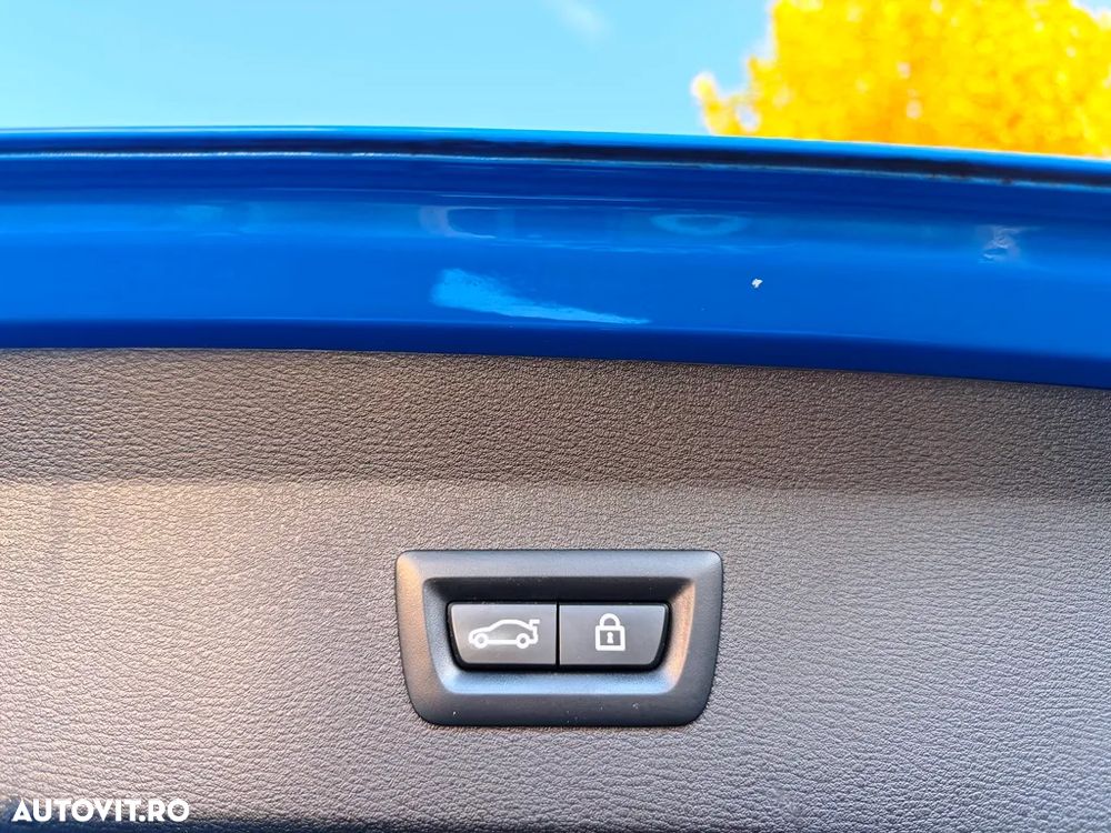 BMW X1 xDrive20i AT M Sport - 37