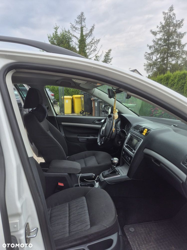 Skoda Octavia 2.0 TDI DPF Ambiente DSG - 6
