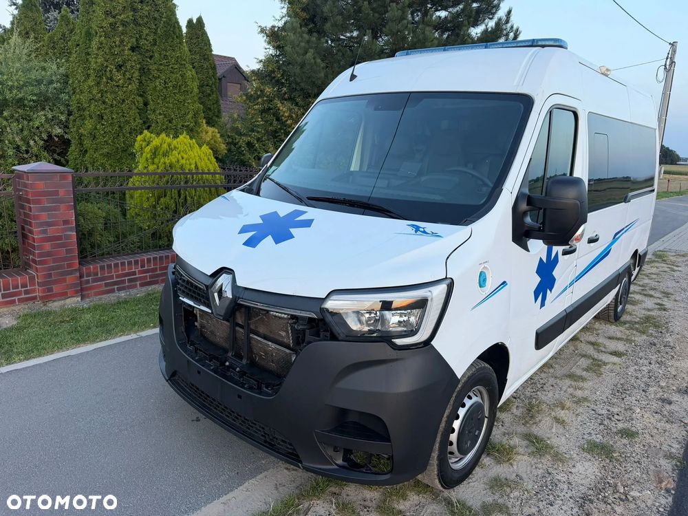 Renault MASTER _ 2024r _ KARETKA, AMBULANS _ 2.3 DCI 165KM _ 5 Osobowy - 32