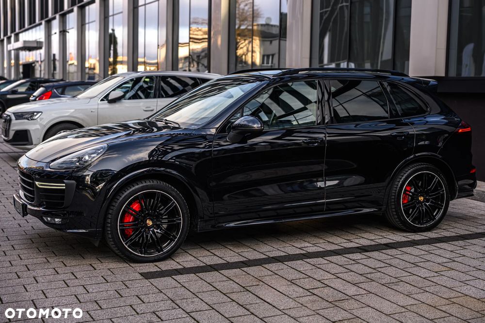 Porsche Cayenne - 5
