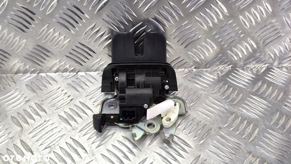 AUDI Q7 4L 05-15R ZAMEK KLAPY BAGAŻNIKA TYL TYLNEJ 4F9827505 ORYGINAL