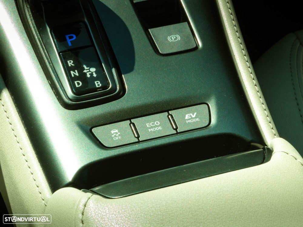 Lexus LBX Elegant - 31