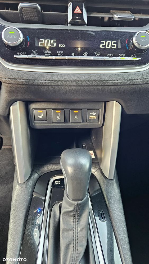 Toyota Corolla Cross 2.0 Hybrid Comfort AWD - 37