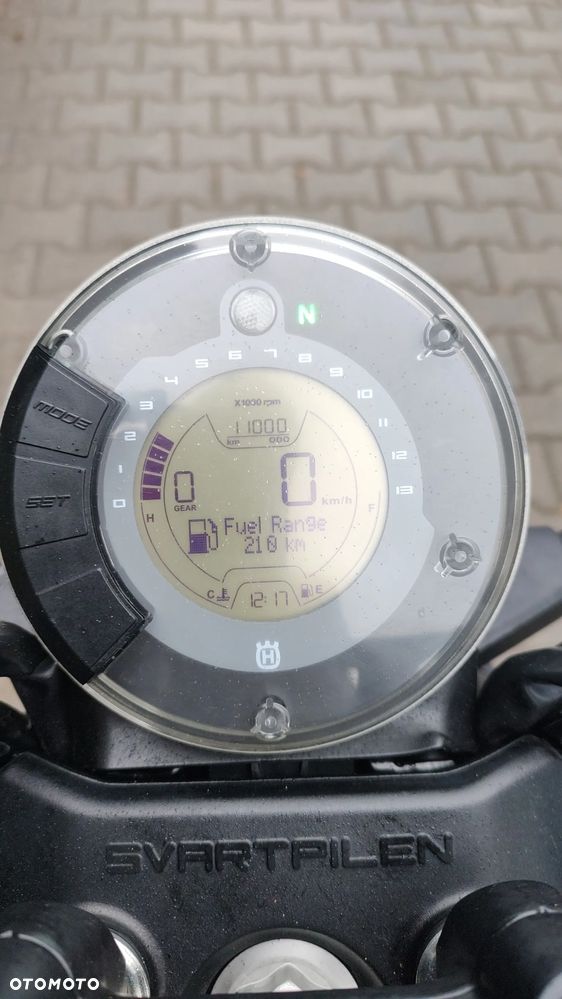 Husqvarna Svartpilen - 8