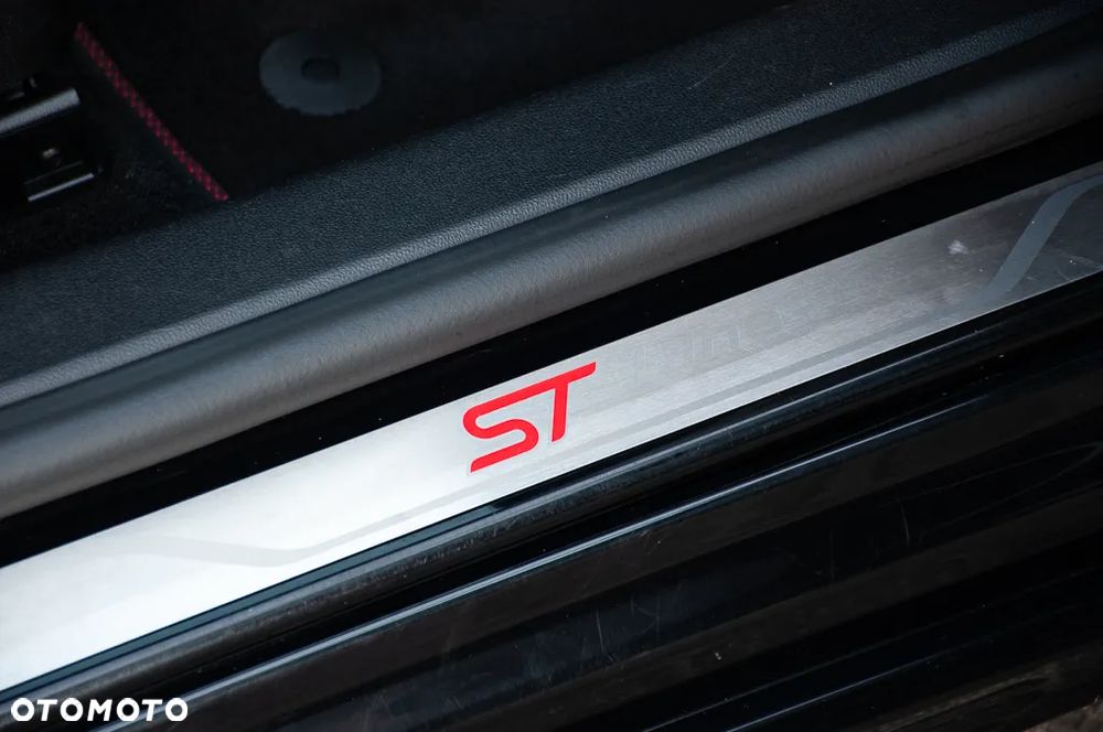 Ford Focus 1.0 EcoBoost ST-Line Black ASS - 29