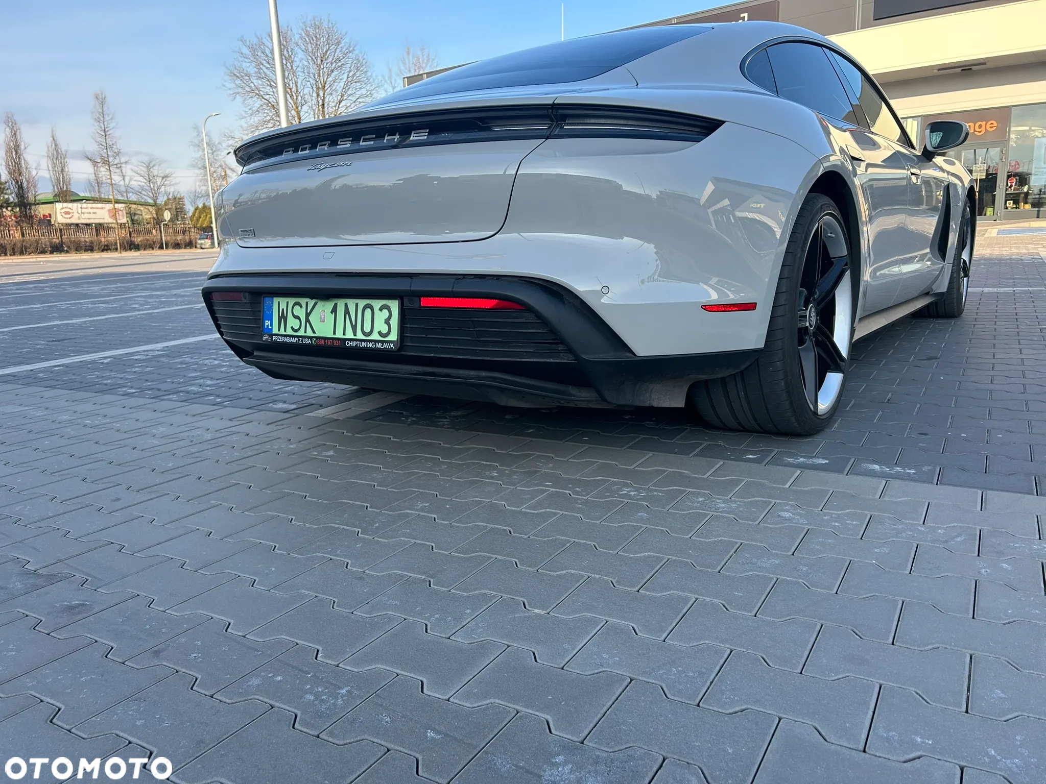 Porsche Taycan Performance Plus - 16