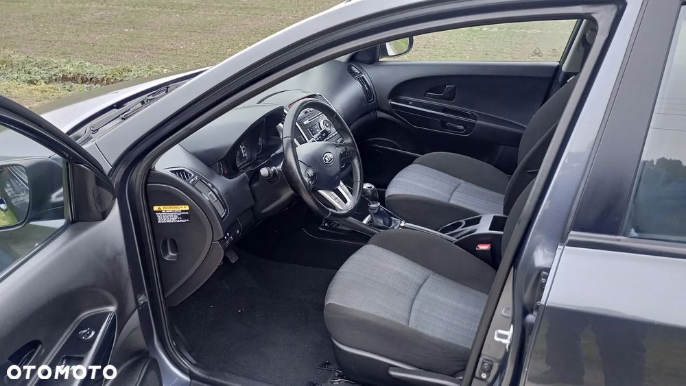 Kia Ceed 1.4 CVVT Attract - 17