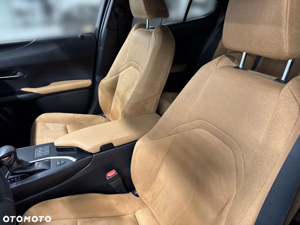 Lexus UX 250h GPF Business 2WD - 17