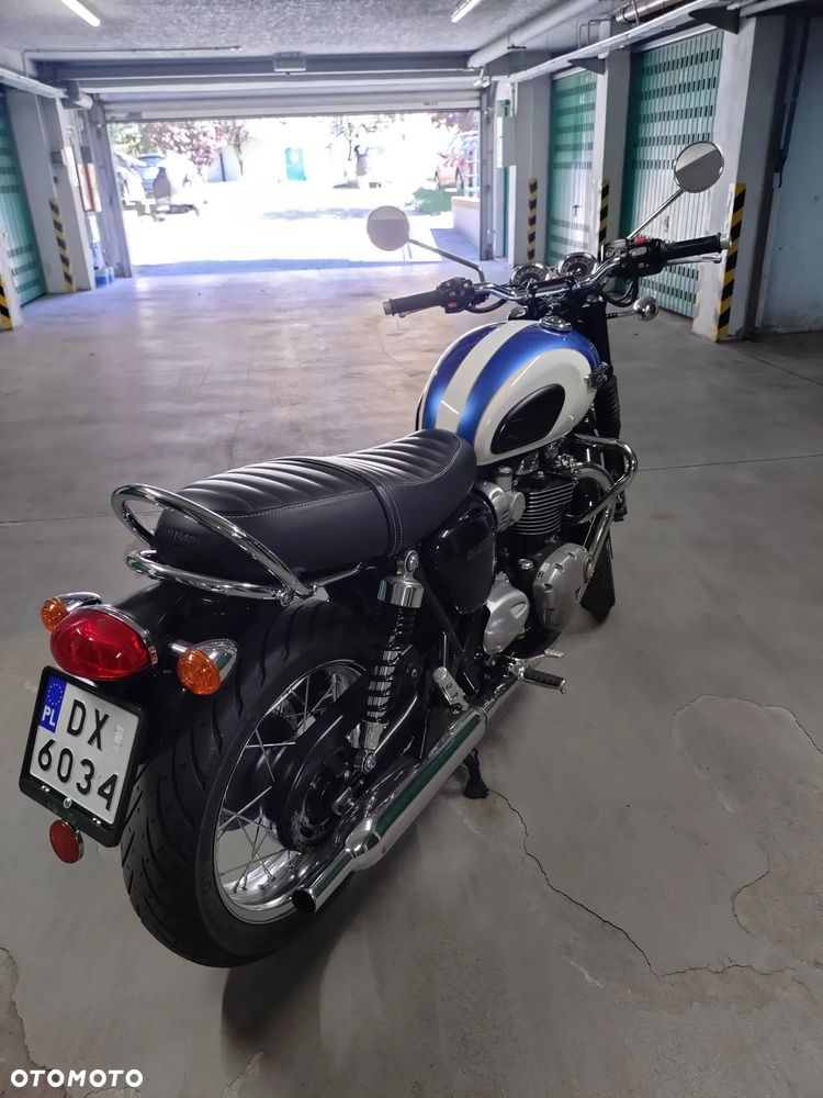 Triumph Bonneville - 13