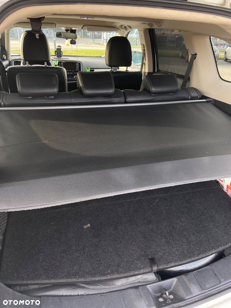 Mitsubishi Outlander PHEV Instyle NAVI - 13
