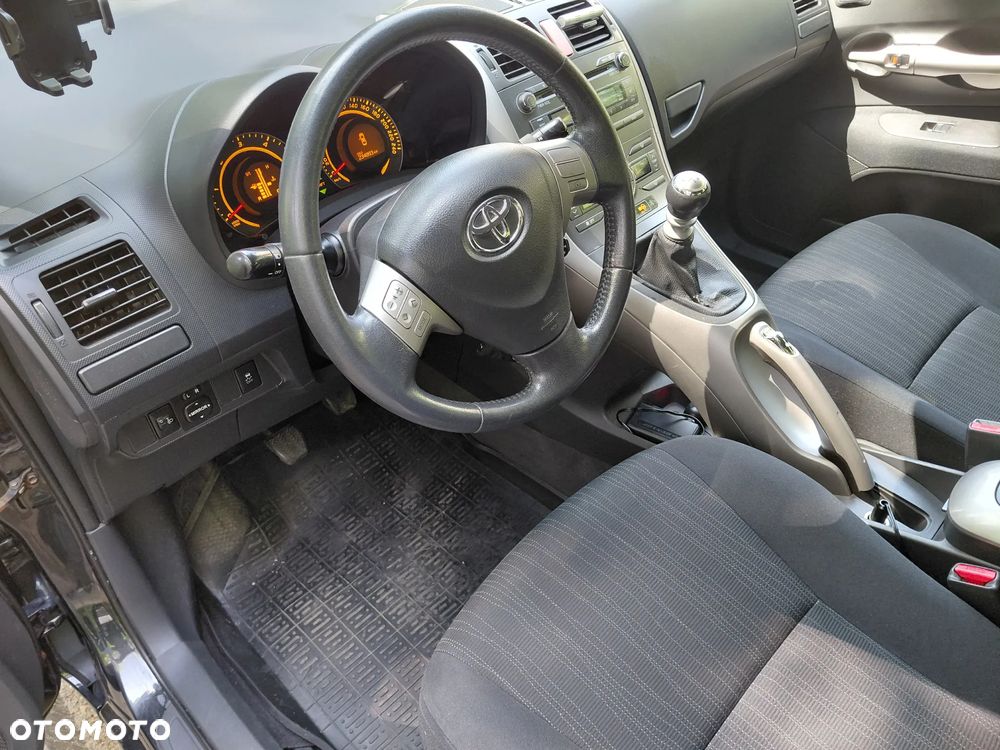 Toyota Auris 2.0 D-4D - 5