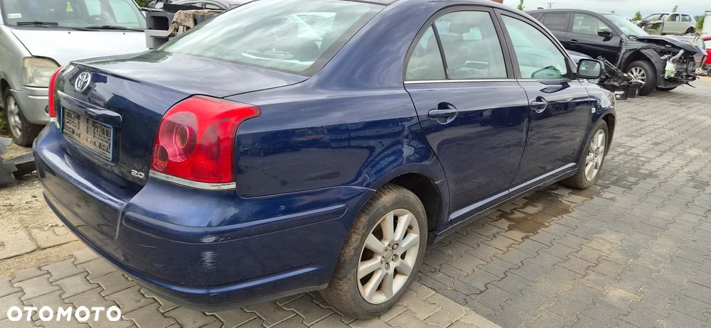 Toyota Avensis T25 przedlift 2,0 D4D 85kW 116KM 2004r sedan kolor 8P4 - 7