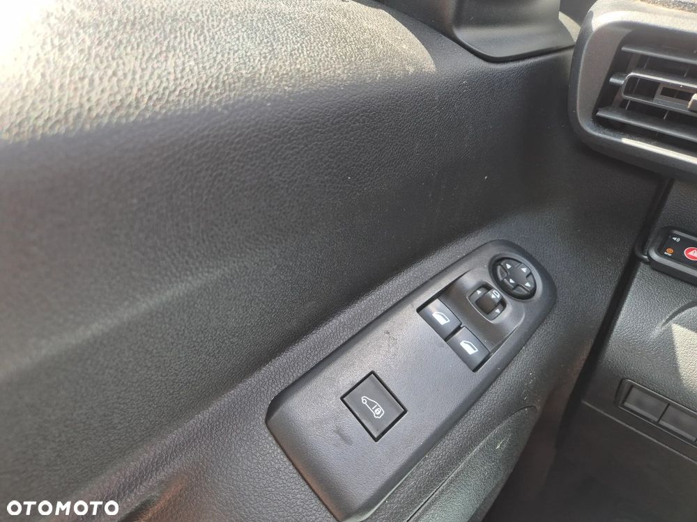 Citroën BERLINGO - 15