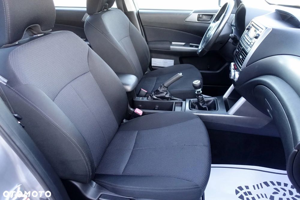 Subaru Forester 2.0D Trend - 13