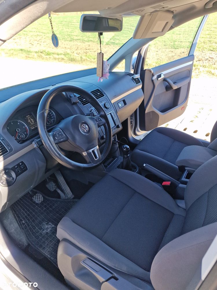 Volkswagen Touran - 6
