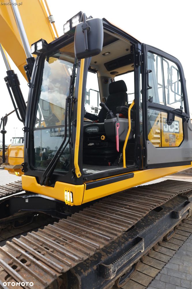 JCB 220X - 17