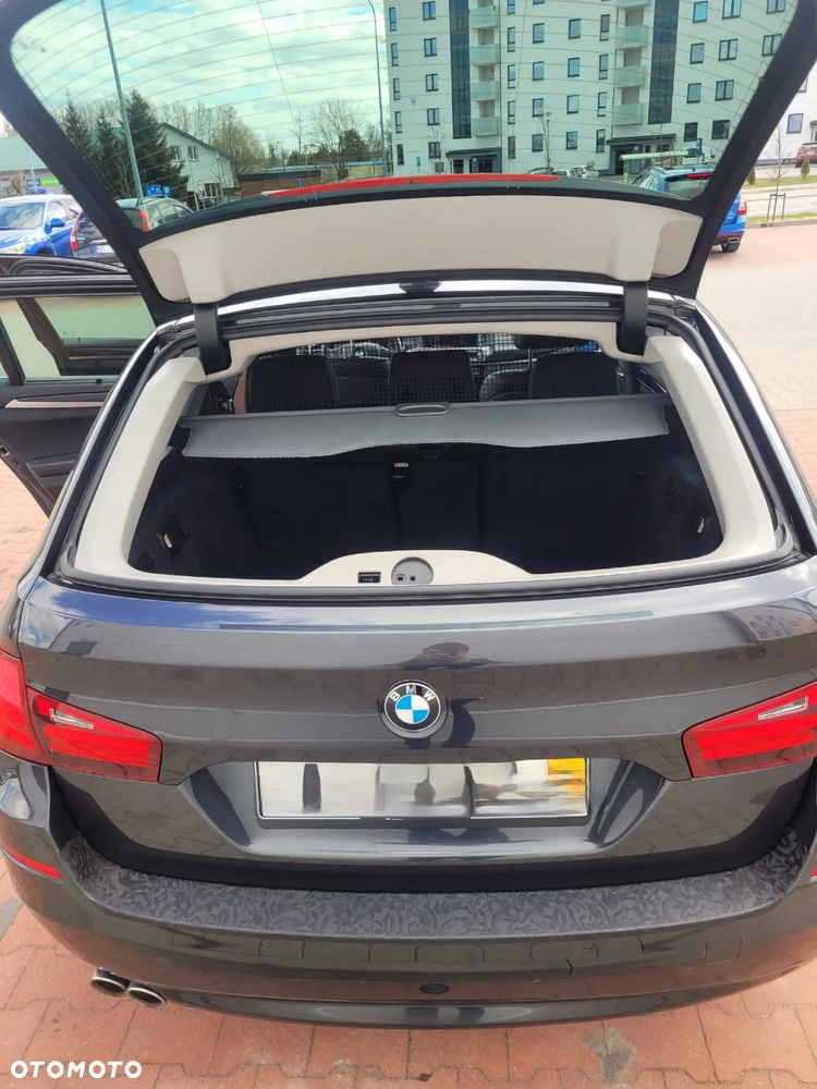 BMW Seria 5 520d xDrive - 13