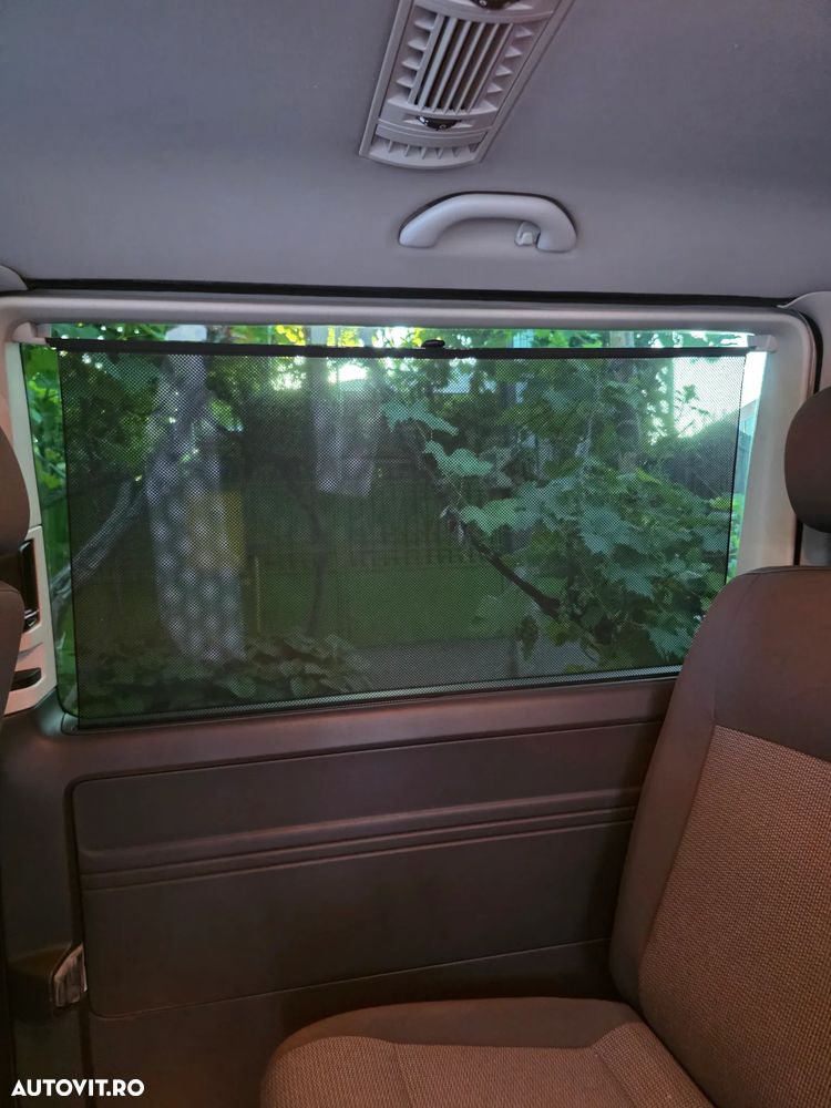 Volkswagen Caravelle - 10