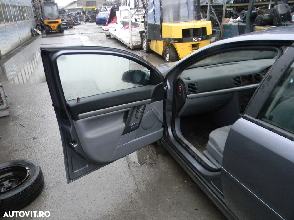 Dezmembrari  Opel VECTRA C  2002  > 2009 2.2 DTI Motorina - 26