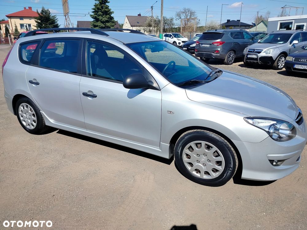 Hyundai i30 i30cw 1.4 blue Comfort - 13