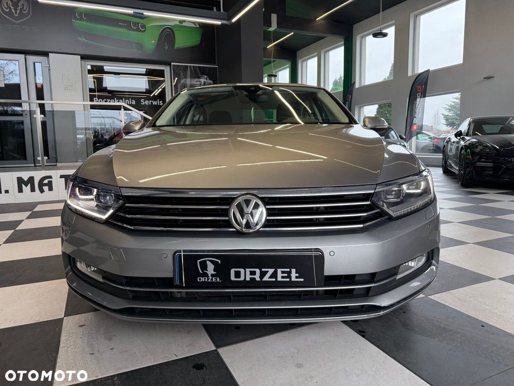 Volkswagen Passat - 2