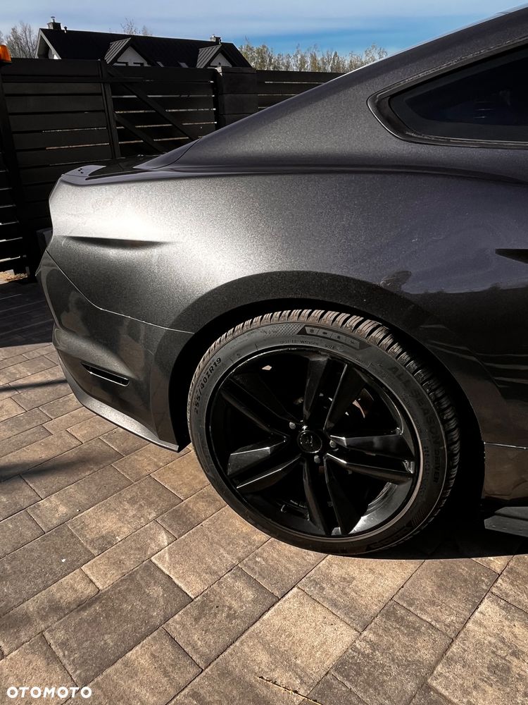 Ford Mustang - 26
