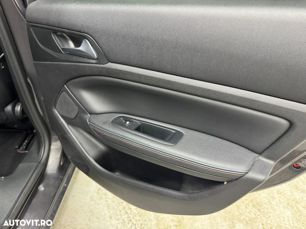 Peugeot 308 PureTech 130 GPF EAT8 Stop & Start Tech Edition - 18