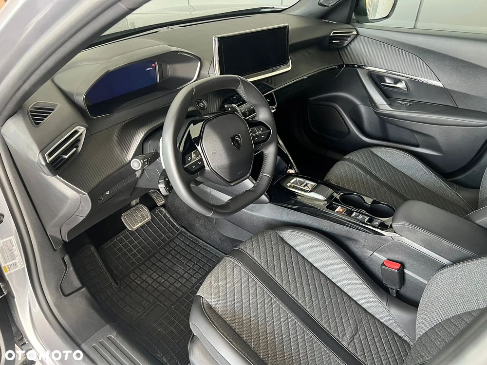 Peugeot 2008 PureTech 130 Allure S&S EAT8 - 8