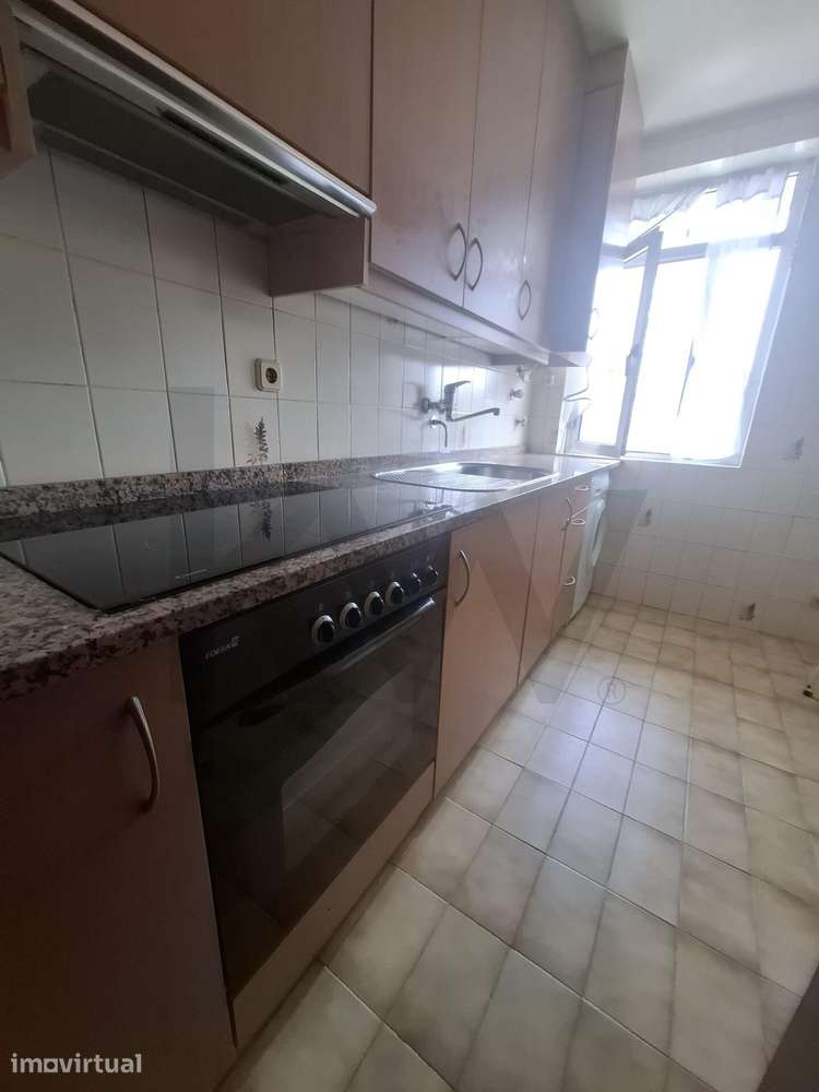 Apartamento T1+1 Coimbrões – Localização Estratégica junto ao Comboio - Grande imagem: 4/14