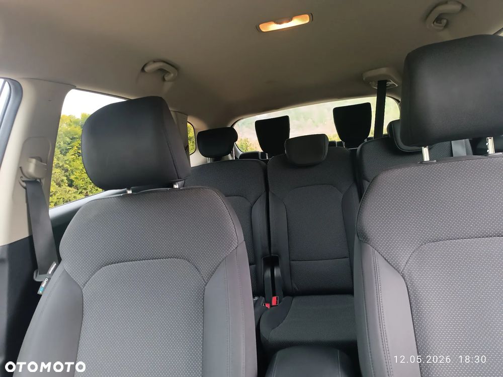 Kia Carens 1.7 CRDi L 7os - 9