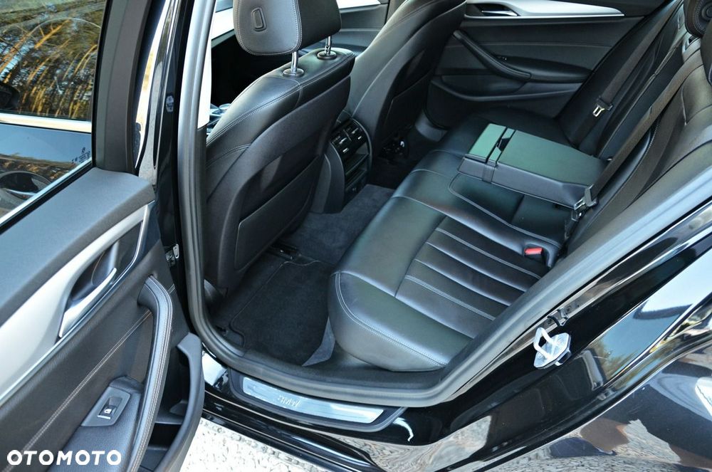 BMW Seria 5 520d Sport Line - 32