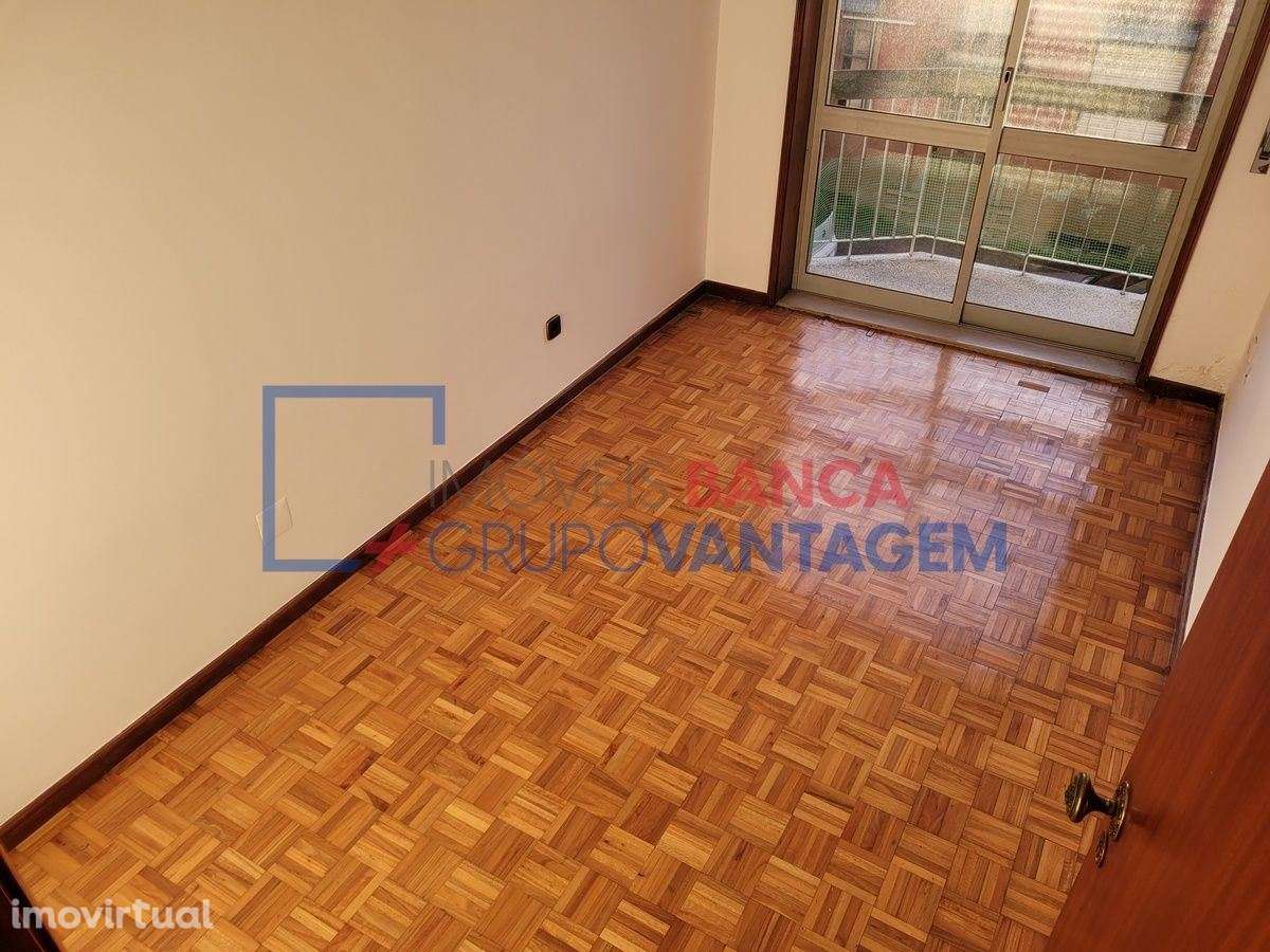 T2 em Cedofeita - Grande imagem: 5/16