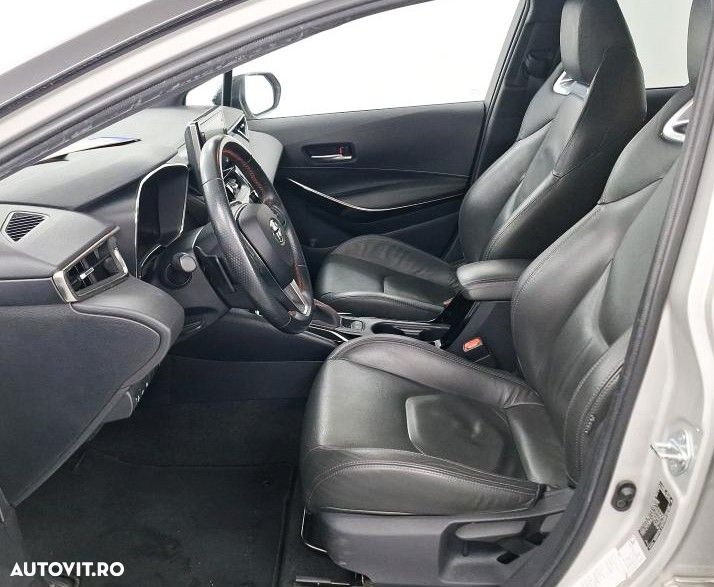 Toyota Corolla 2.0 HSD Exclusive Plus GR Sport Bi-Tone - 10